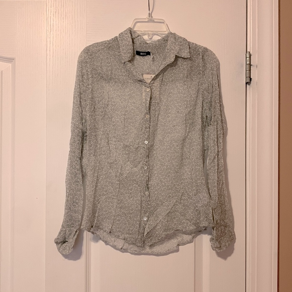 Brand: Urban outfitters (BDG), Size: small, Colors: white and black (looks gray)
